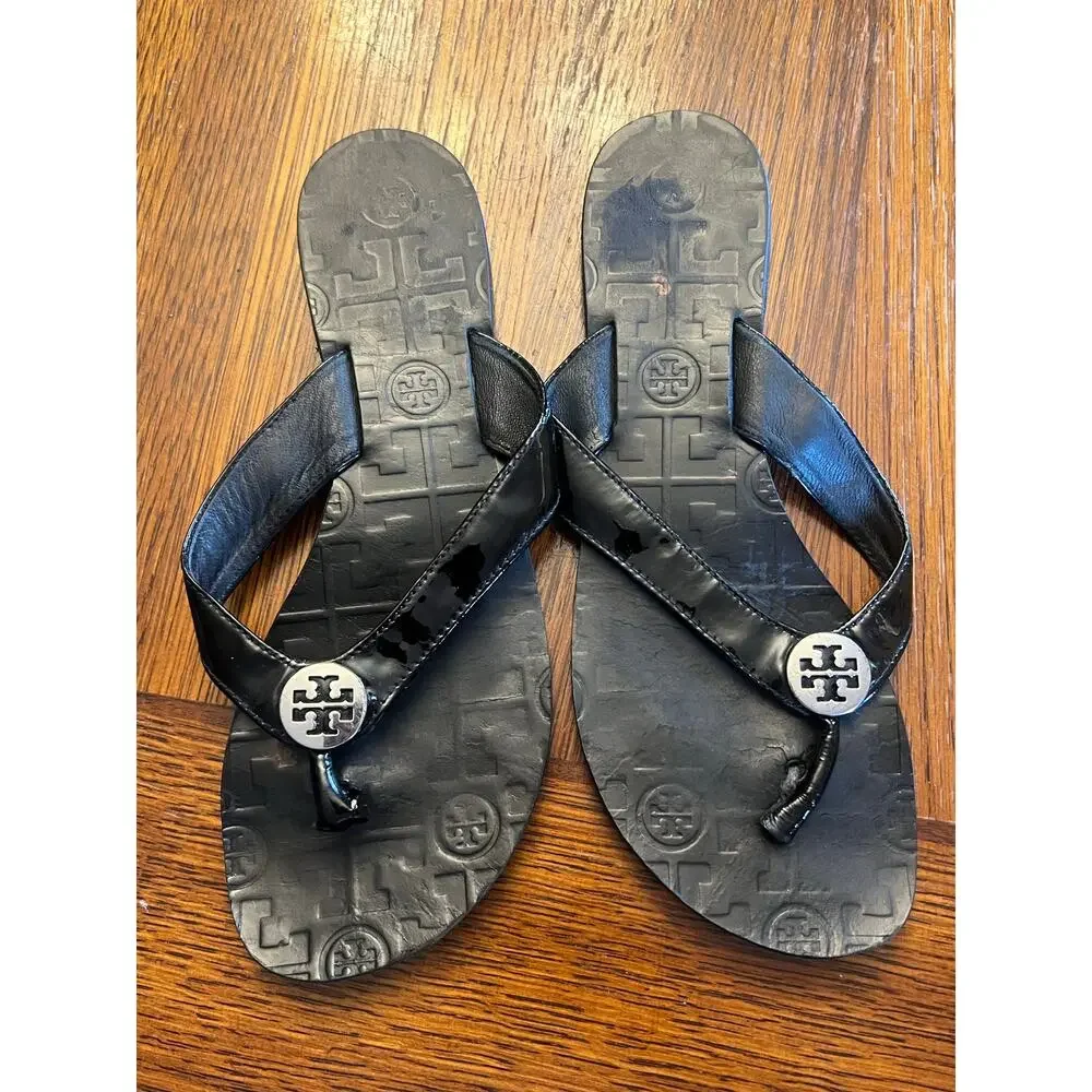 Tory Burch Emmy Black Patent Leather Thong Sandal Flip Flop Silver Logo Size 7⁠